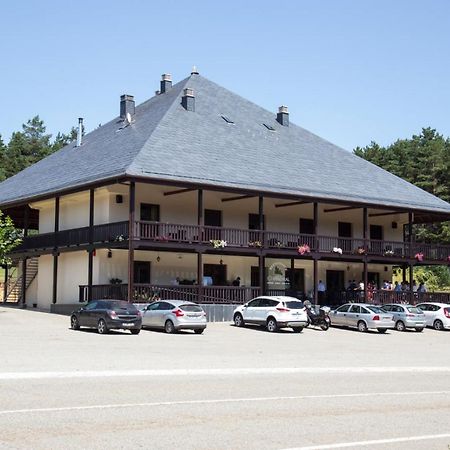 Albergue Pineiral Fonsagrada A Fonsagrada Eksteriør billede